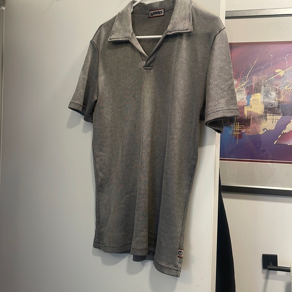 Ymlo grey shirt size small
